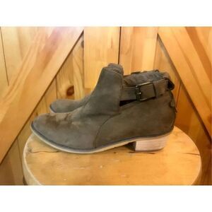Avanti"Zoey"Brown Faux Suede Heel Belted Buckle Ankle Booties Shoes Women's SZ 7